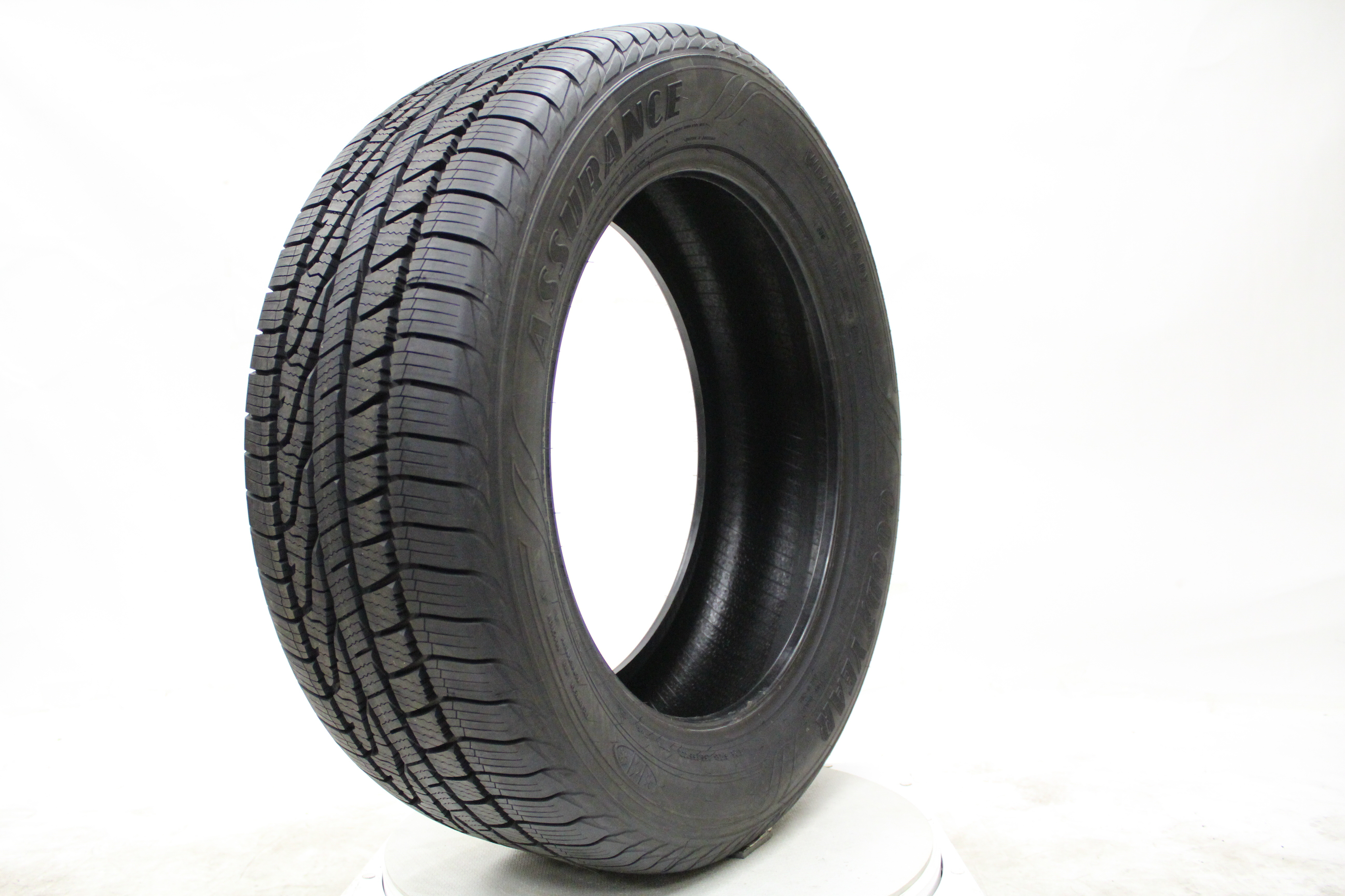Goodyear GY767876537 GOODYEAR ASSURANCE WEATHERREADY 235/50R18 ...