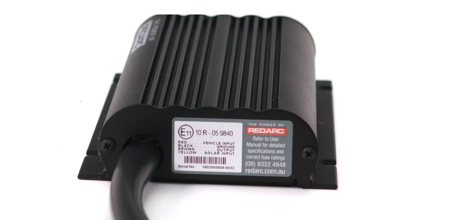 REDARC BCDC1240D DUAL INPUT 40A INVEHICLE DC BATTERY CHARGER Autoplicity
